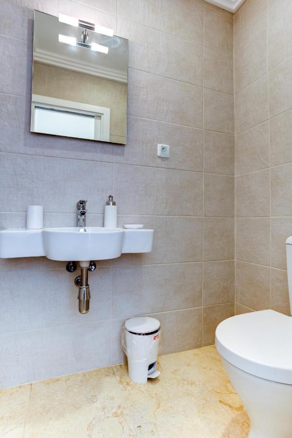 Casa Sunset - Beautiful Apartments In The Centre Of Alvor With Roof Terrace Exterior photo